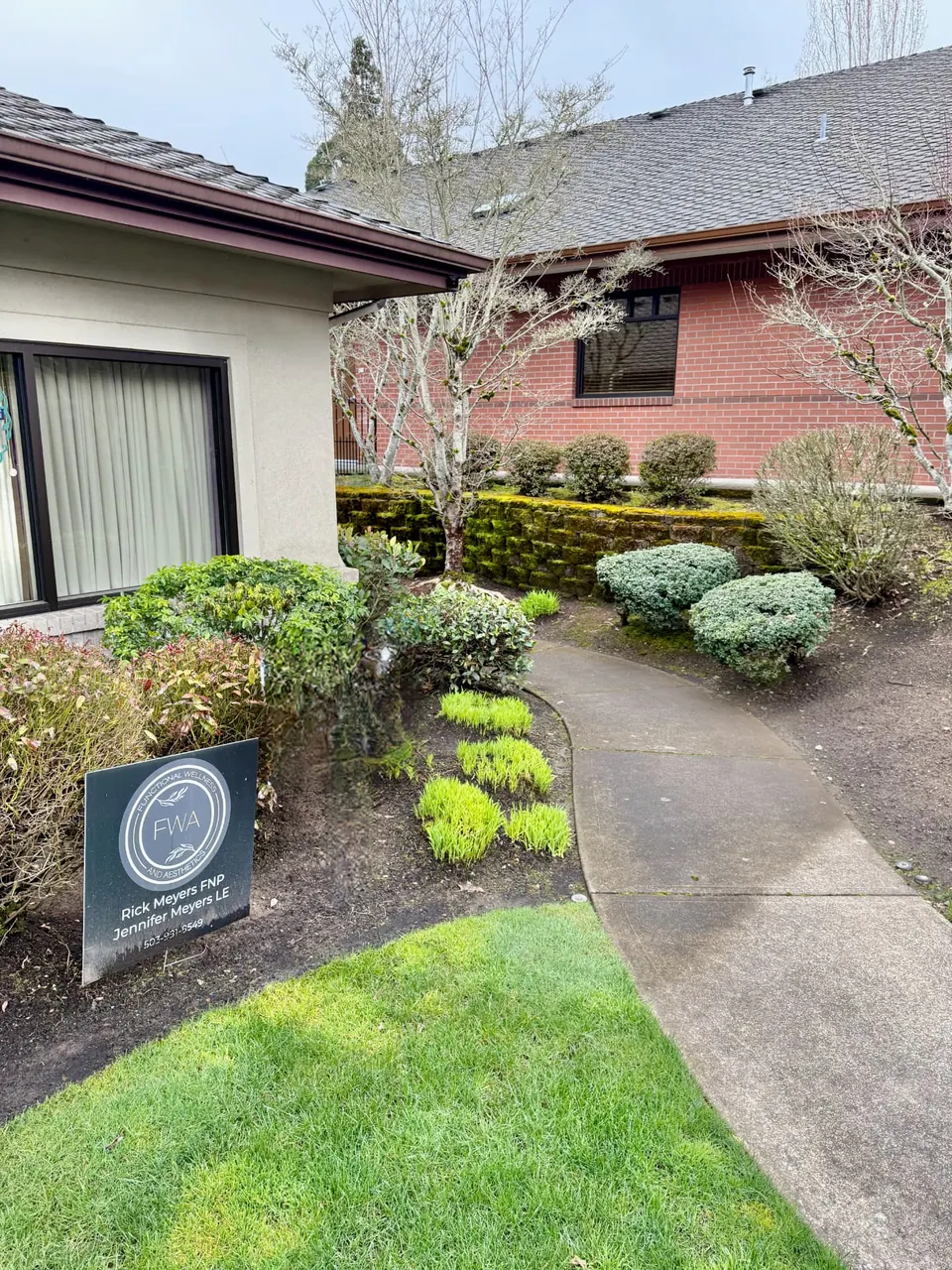 The entrance to Functional Wellness & Aesthetics at Ramsgate Square in Salem, Oregon