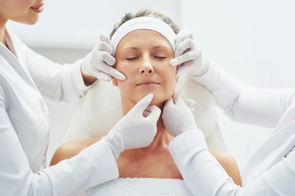 Medical cosmetology treatment in progress