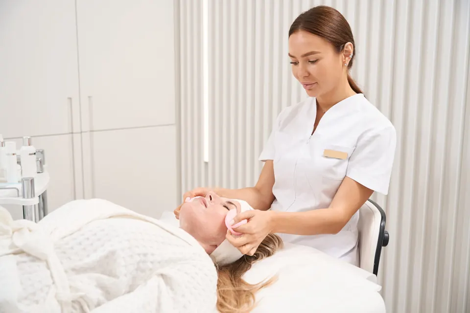 Patient during an aesthetic care session